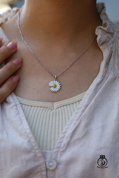 Daisy Flower Silver Necklace 🌼
