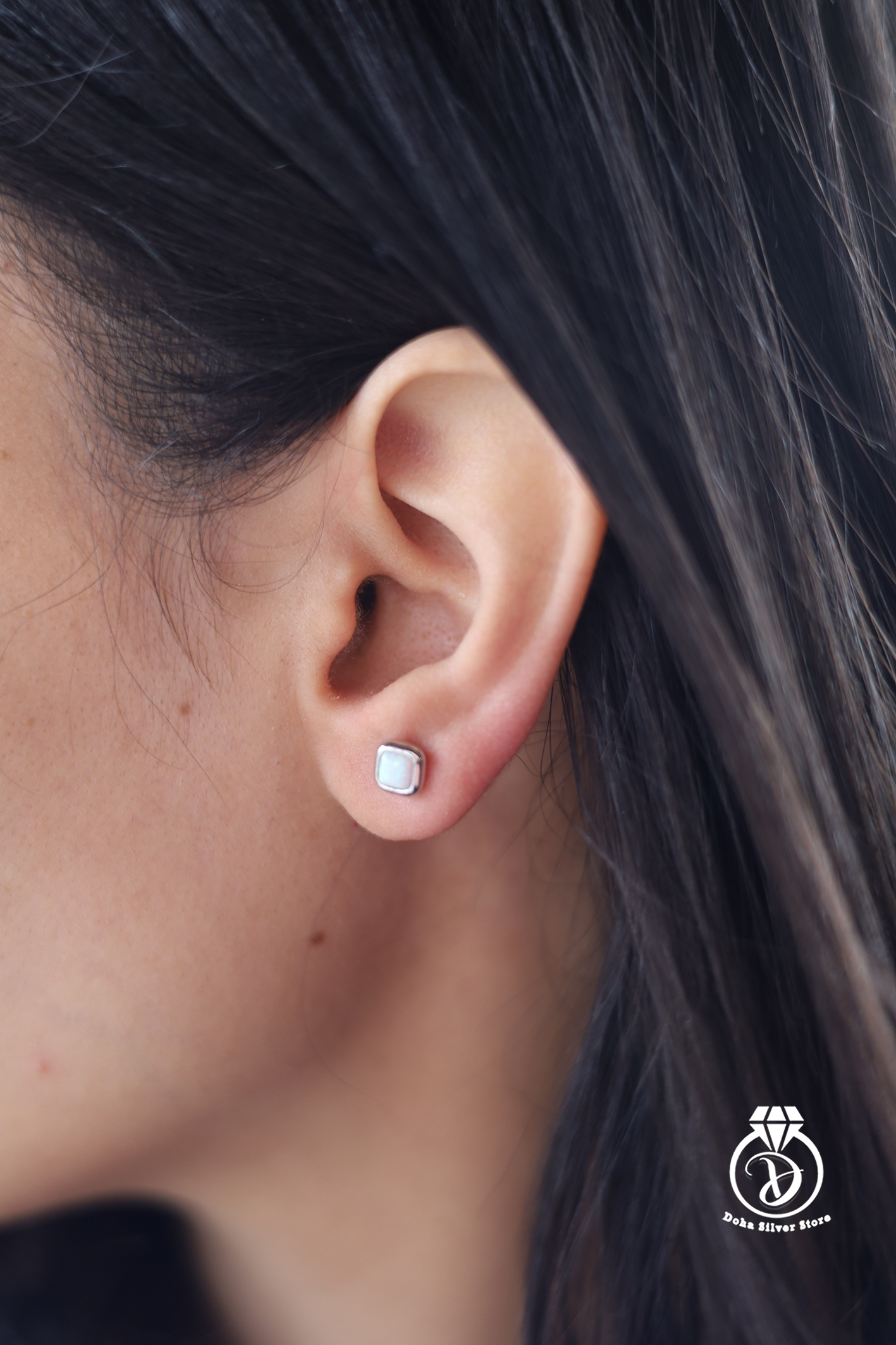 Opal stone earring