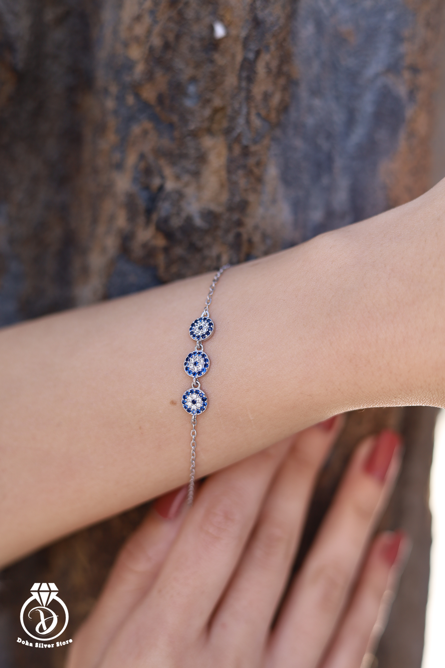 Blue & White Zircone