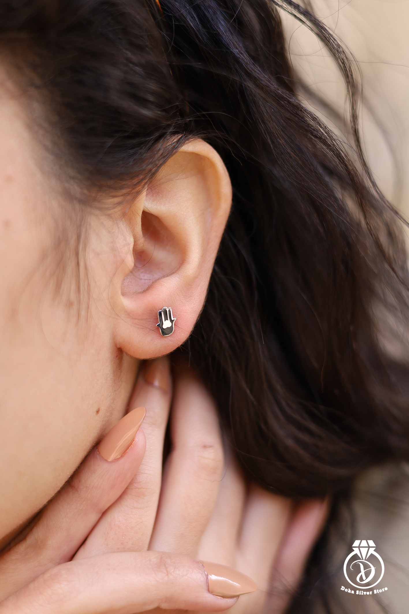 Hand-shaped Earring