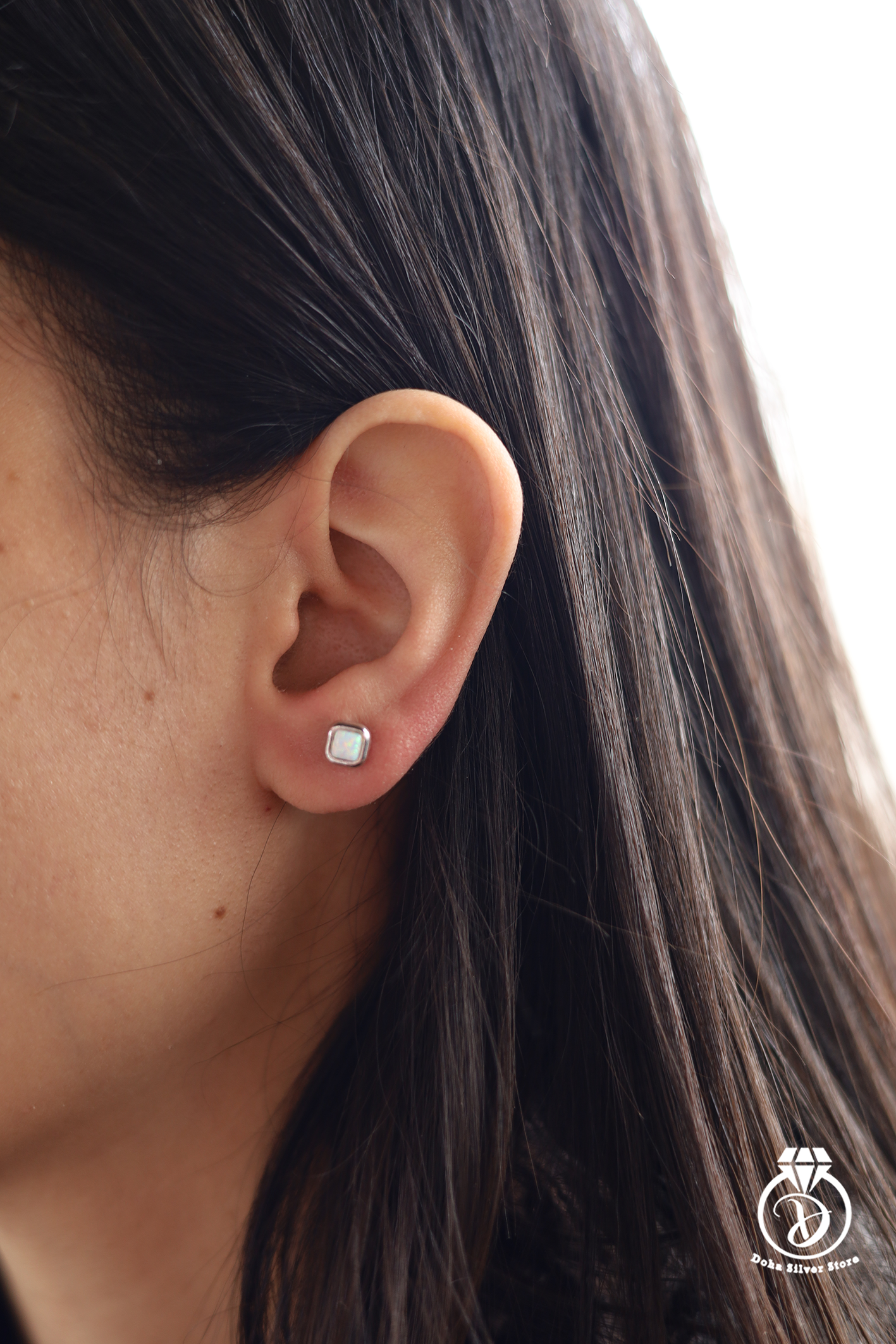 Opal stone earring