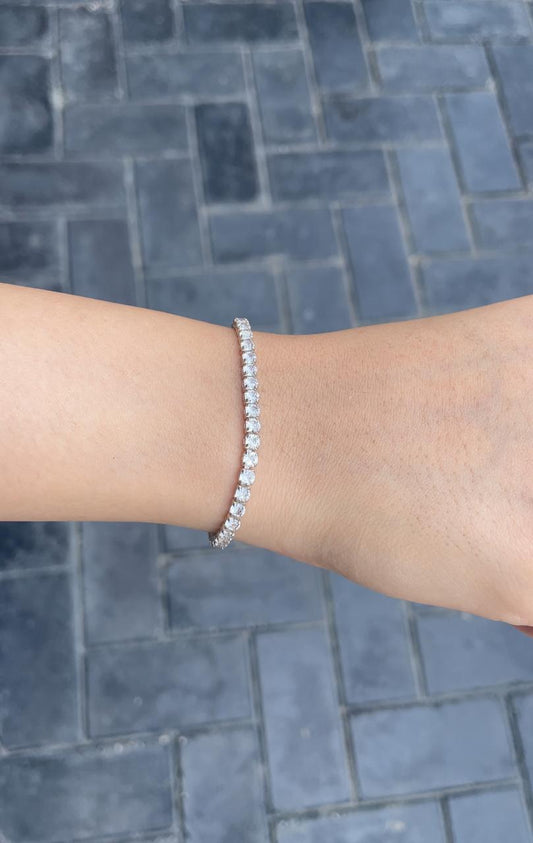 Tennis bracelet
